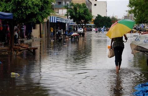Senegal Dakar Suburbs Strive To Turn Floodwaters From Foe