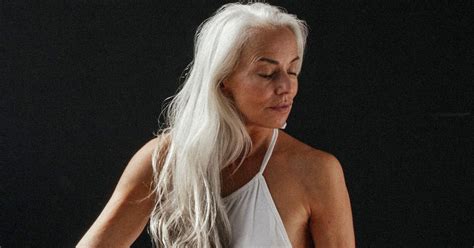 60 Year Old Model Puts Sexed Up Swimsuit Ads To Shame In Stunning Photos