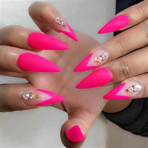 8 Beautiful Matte Stiletto Nails For A Classy Look