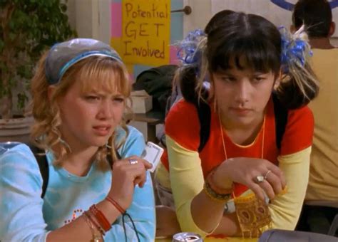 25 lizzie mcguire and miranda outfits that are cute again in