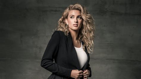 tori kelly talks about her faith and fangirling at the dove awards