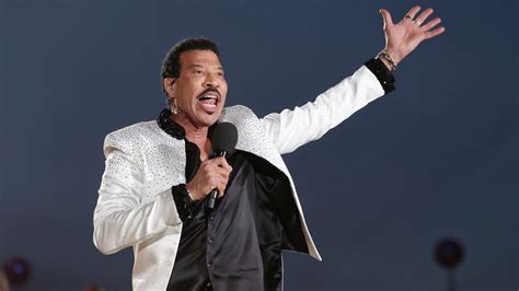 coronation concert viewers left baffled  lionel richies performance  star studded show