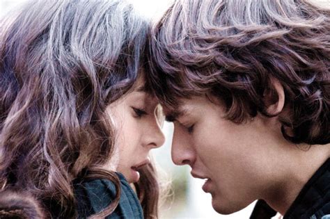 Exclusive See Hailee Steinfeld And Douglas Booth In The First Romeo