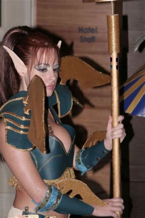 world of warcraft cosplay girls 25 pics curious funny photos pictures