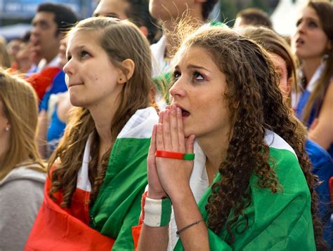 beautiful italian fans of euro 2012 istoryadista history blog