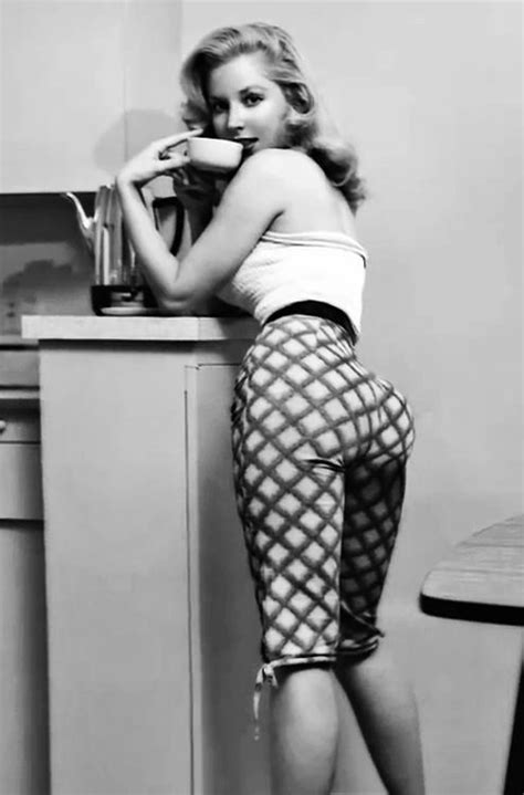Betty Brosmer The Highest Paid Pin Up Girl Of The 1950 S Pics