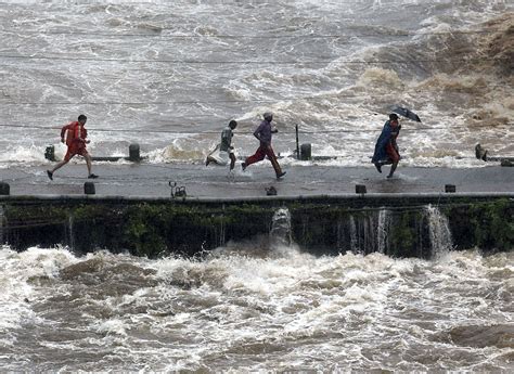 Kerala Flood Live News Updates All Shutters Of Idukki Dam Opened 29