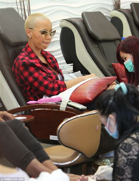 amber rose flees to the salon after report she walked in