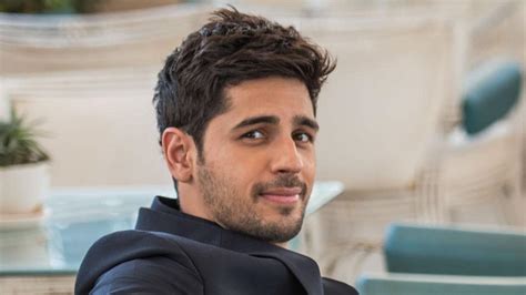 Men Need To Charm Women And Not Chase Them Sidharth Malhotra