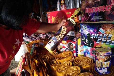 duterte orders  regulate limit   firecrackers davao today