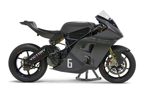 victory rr electric race bike debuts   isle  man tt