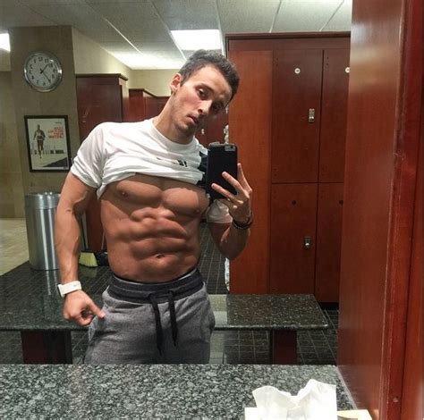 jorge ivan guevara mirror selfie with his 6pack muscular men selfie