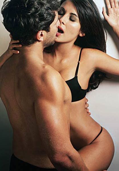7 Sexy Kissing Tips