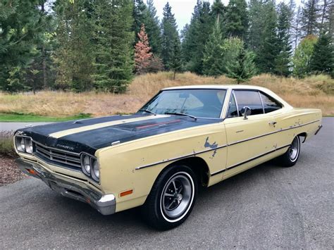 unrestored  plymouth road runner spent    decades