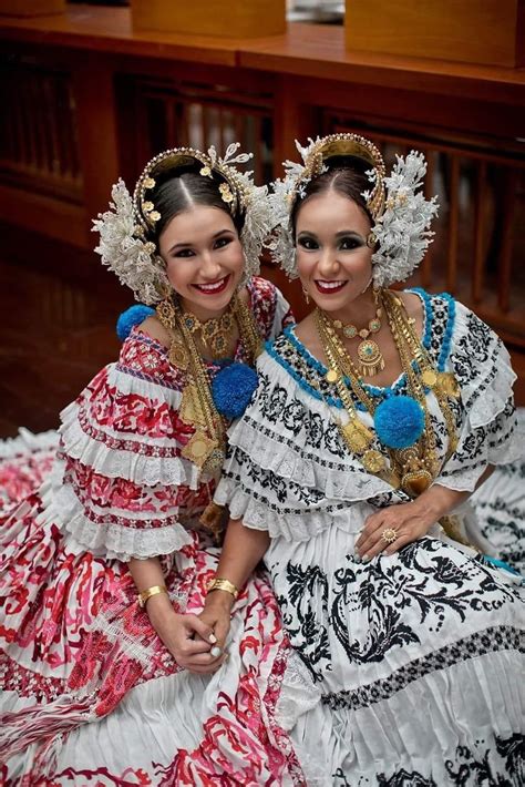 Panamá 🇵🇦 National Dress Fashion Saree