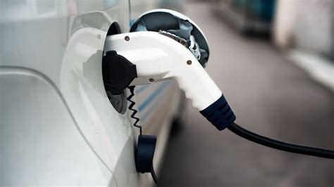 voitures electriques le prix du plein electrique revu  la hausse sur les bornes ionity