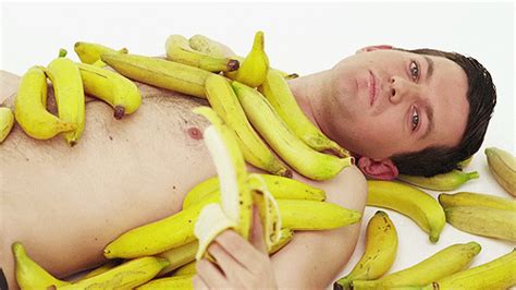 4 Easy Hacks To Keep Bananas From Becoming Brown And Stale