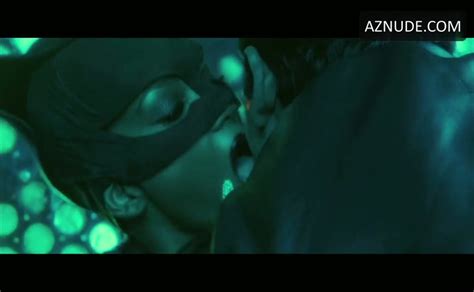 Halle Berry Sexy Scene In Catwoman Aznude