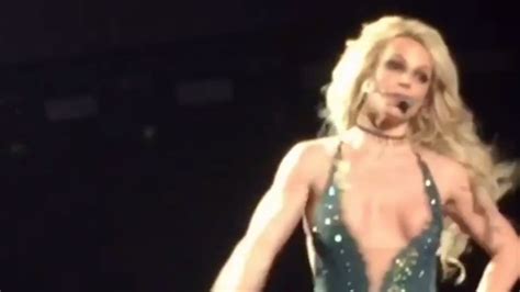 britney spears nip slip 3 photos video