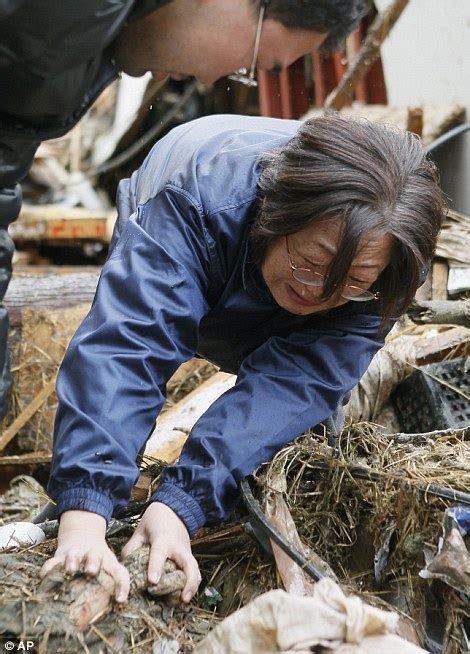 Japan Earthquake And Tsunami 10k Missing In Ishinomaki As