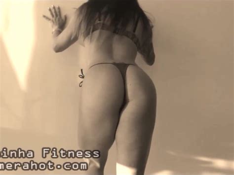 Sexy Fit Latina On Bikini Shaking Her Big Ass And Strong