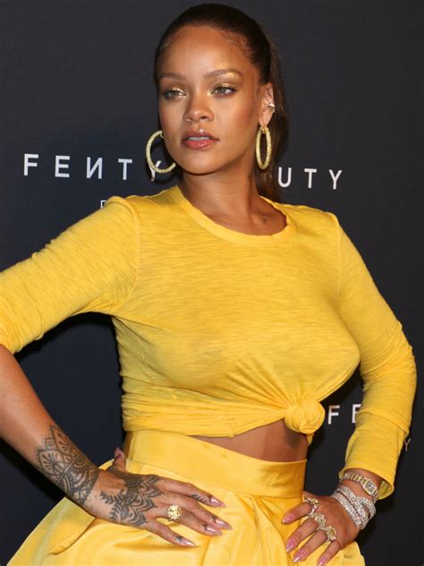 Perky The Internet Goes Wild For Rihanna’s Boobs As She