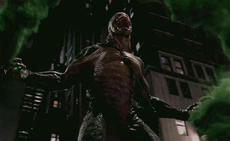 new clip for the amazing spider man focuses on the lizard