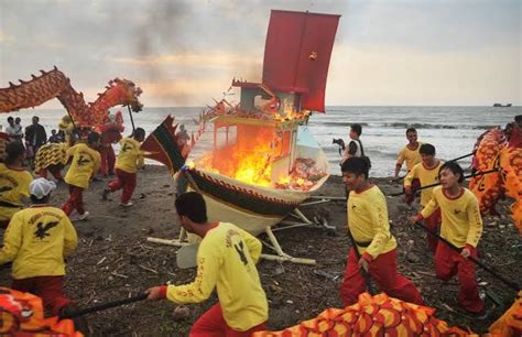 tradisi asal bangka belitung  mampu menarik  wisatawan