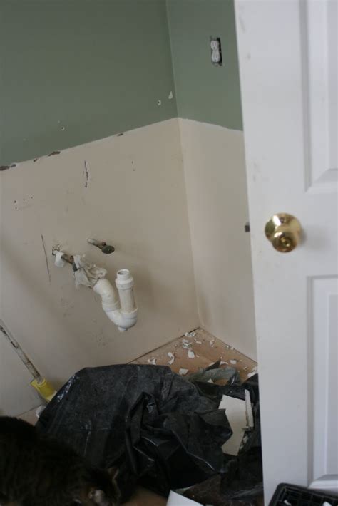 knit jones bathroom reno day 1 pictures