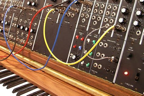 de analoge synthesizer revival bax  blog