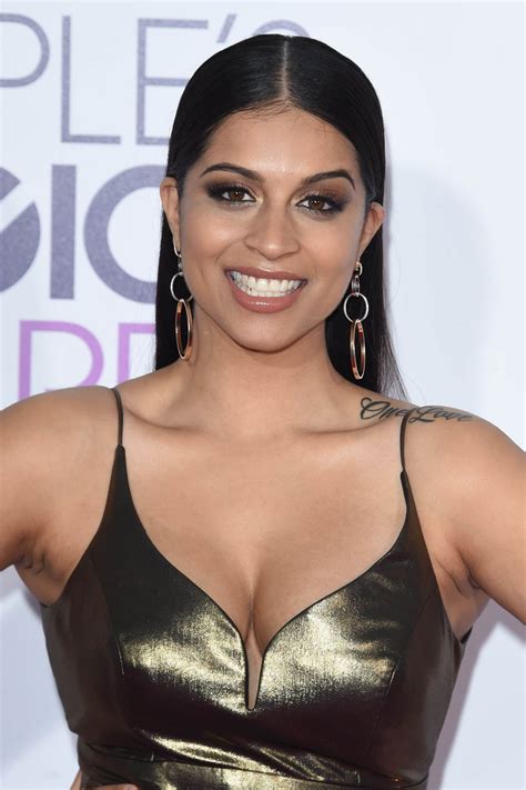 lilly singh peoples choice awards  los angeles   celebmafia