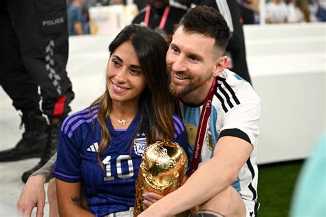 lionel messis family celebrate  world cup win   game  champion hot lifestyle news