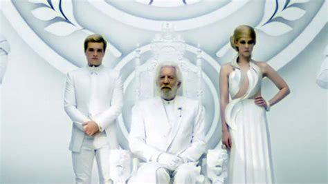 New Hunger Games Mockingjay Teaser Has A Surprise Guest Cbs News