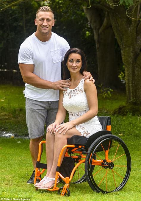 Paralysed Halifax Mum Finds Love With Her Personal Trainer Daily Mail