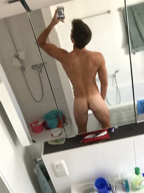 The Dos And Donts Of Sexy Selfies Daily Squirt