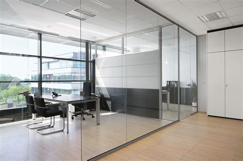 Soundproof Office Glass Partition Walls Aluminum Frame Environment