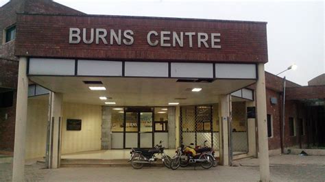 pakistan shortage  burn centers haunts victims news lens pakistan