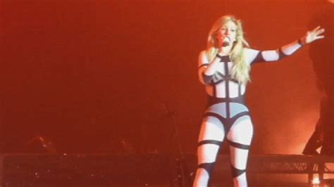 ellie goulding wows in another midriff bearing outfit as