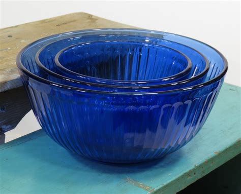 Pyrex Sculptured Cobalt Blue Glass Mixing Bowls Set Of 3 Etsy