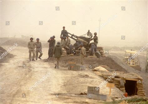 iraqi  troops antiaircraft gun fortified editorial stock photo