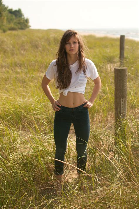 20 Hot Pictures Of Melissa Benoist A K A Supergirl With