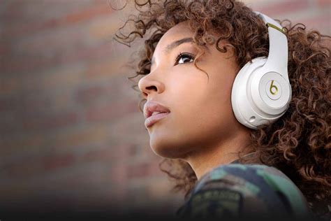 beats studio  wireless noise canceling headphones
