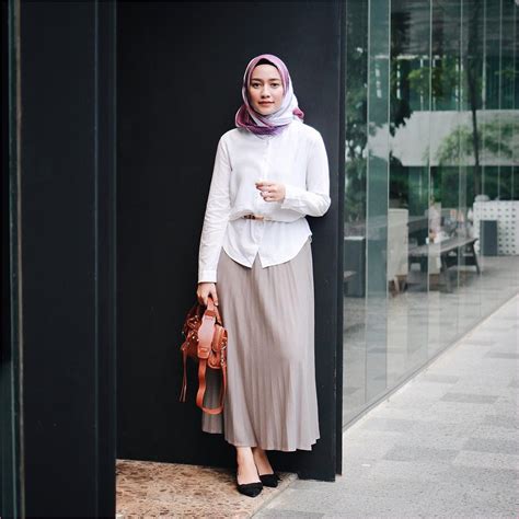 35 Trend Outfit Rok Untuk Hijabers Ala Selebgram 2019 Model Baju