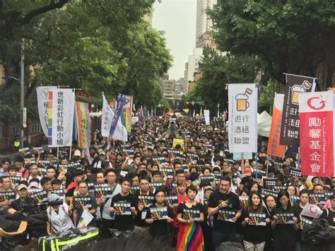 taiwan s government legalize same sex marriage in 1st for asia