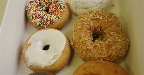 west des moines bakery  donut king  reopened