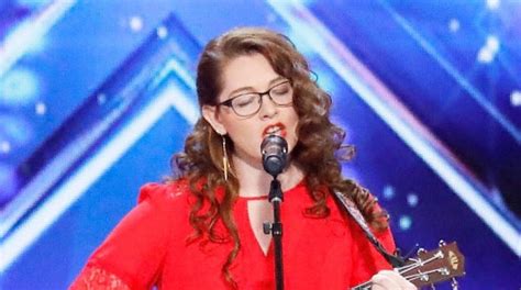 Watch This Amazing Deaf Singer Wow Agt Judges With An
