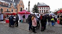 Českodubské náměstí zaplavili stánkaři. Návštěvníci si užili vánoční atmosféru