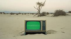 Old Retro TV in Desert Green Screen | 4K | Vintage | Global Kreators