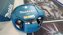 Makita 18V X2 Brushless Cordless Robotic Vacuum in Action