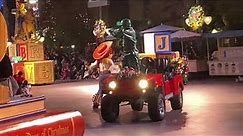Christmas Fantasy Parade 2021| Disneyland Resort